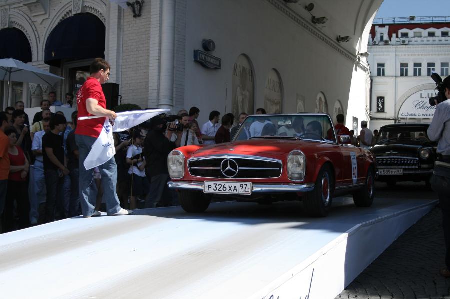  Mercedes-Benz 280 SL Pagoda Roof 1963 года  (фото 9 из 17)
